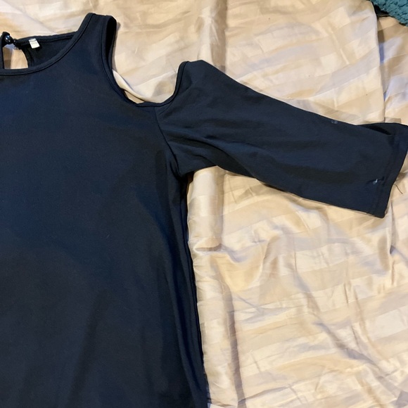 BLACK COLD SHOULDER 3/4 SLEEVE TOP - Picture 3 of 6